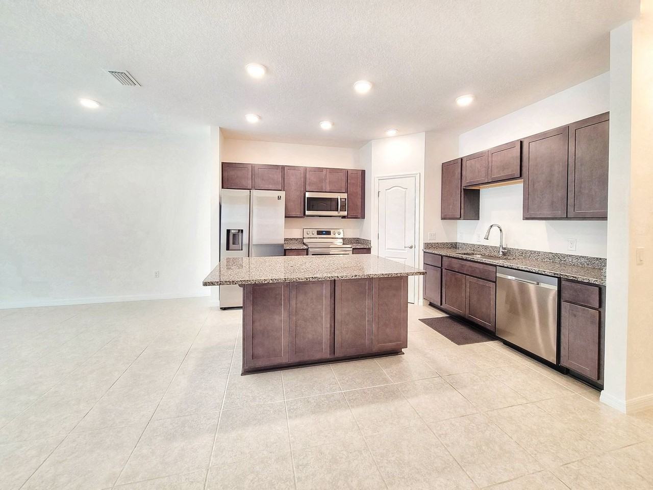12523 Nw 7th Pl - Photo 2 of 33