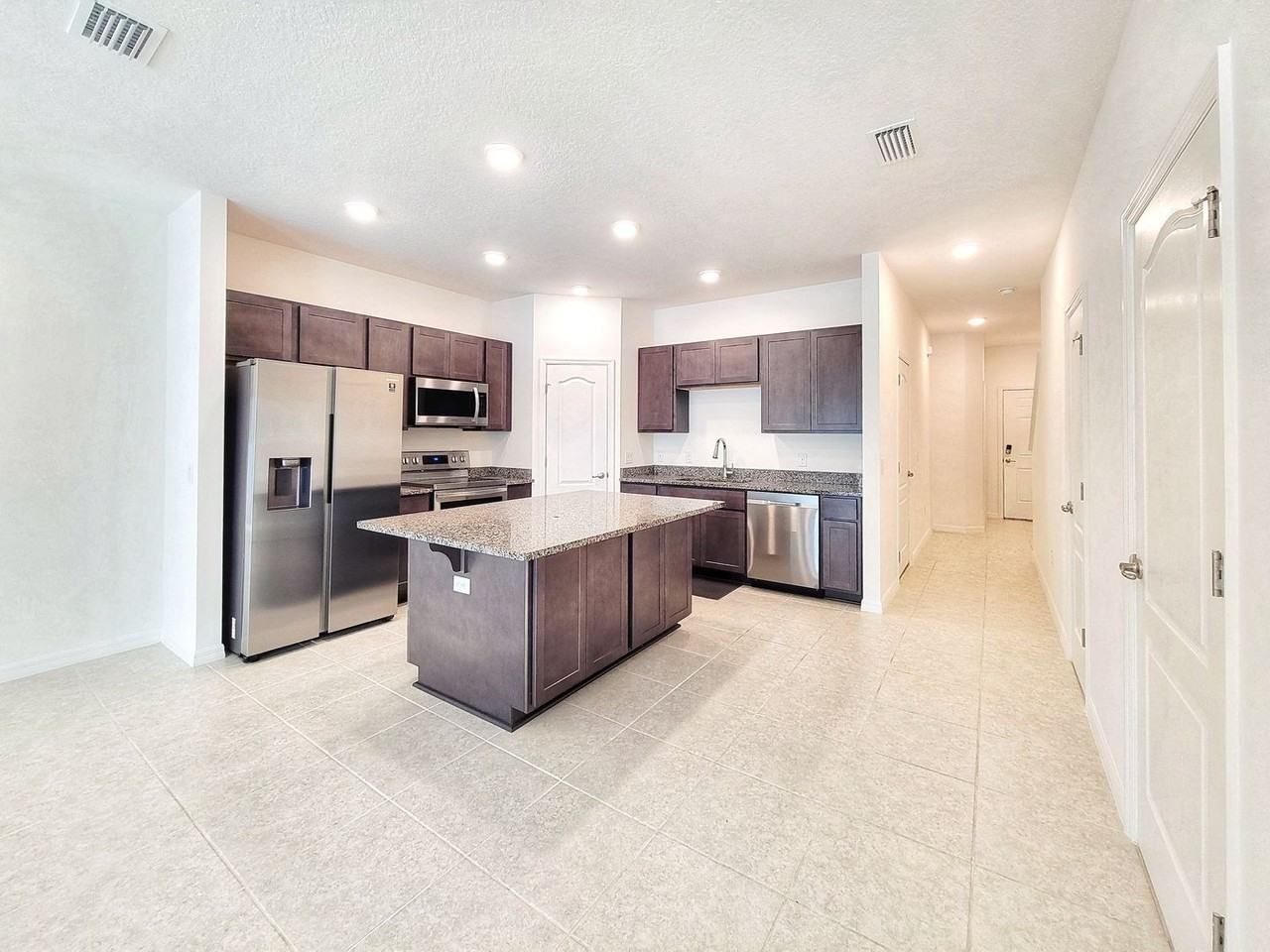 12523 Nw 7th Pl - Photo 4 of 33