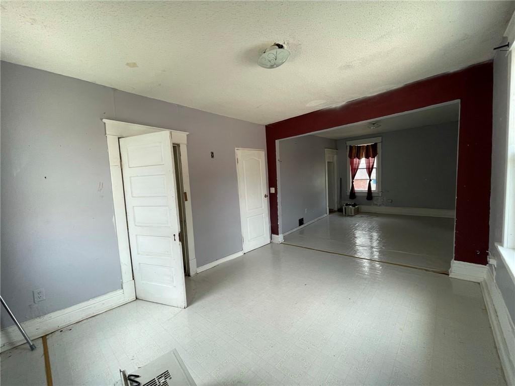 711 Sandusky Ave - Photo 6 of 10