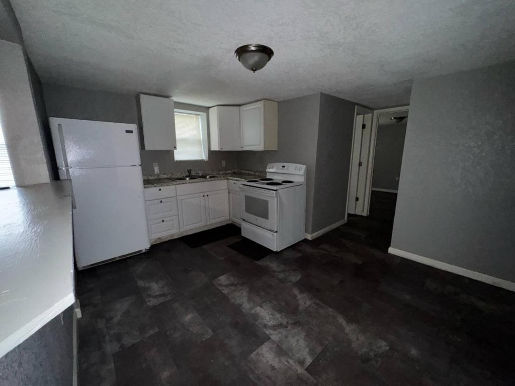 2057 N 5th St - Photo 4 of 6