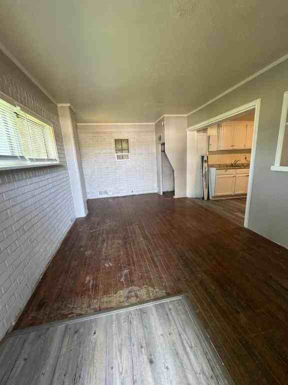 2807 Merriam Ln - Photo 2 of 11