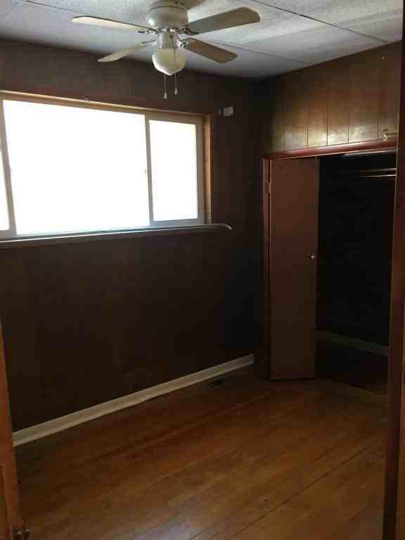 419 Macon Ave - Photo 4 of 8