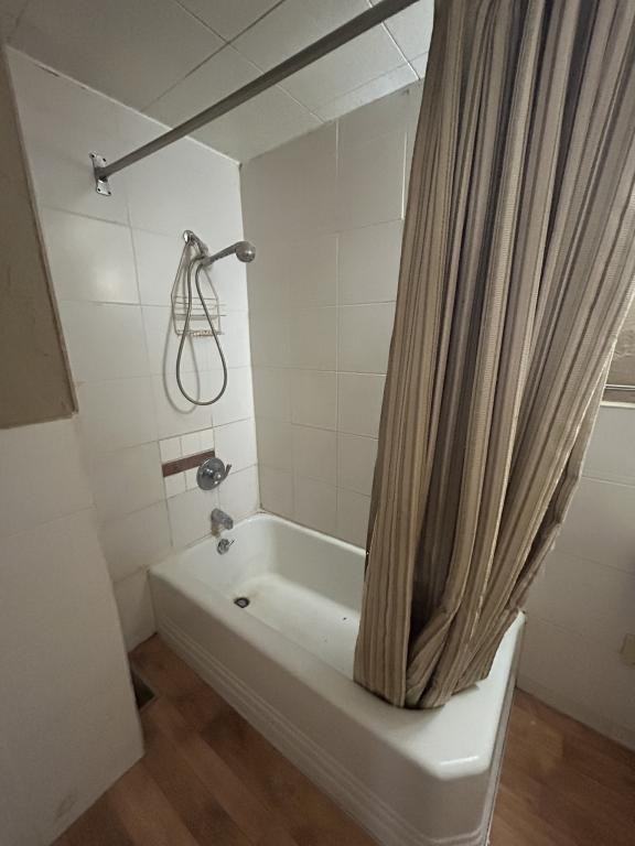 419 Macon Ave - Photo 6 of 8