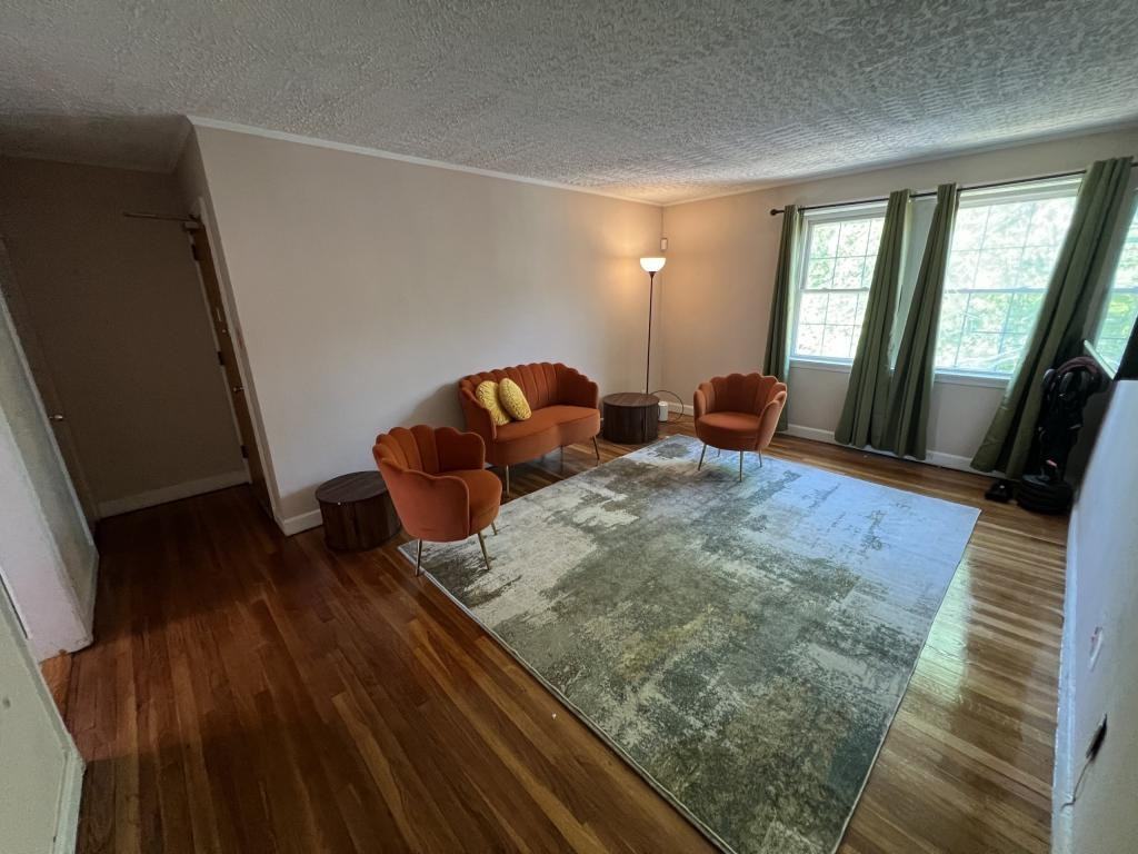 2114 Suitland Ter Se ##301 - Photo 4 of 12