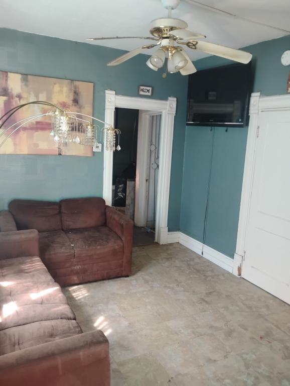 517 Hayward St - Photo 5 of 8