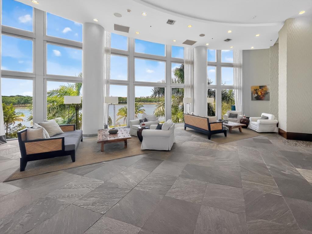2681 N Flamingo Rd - Photo 2 of 45