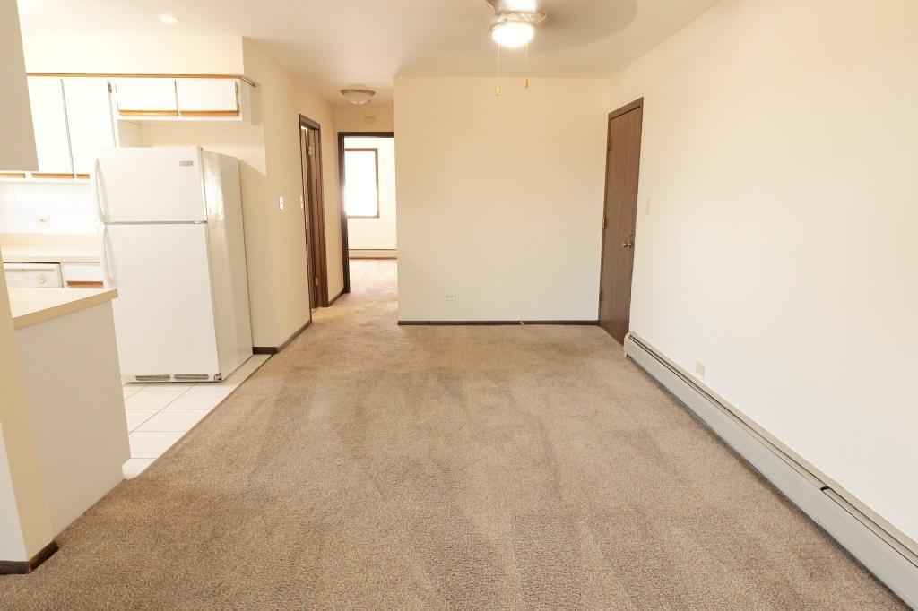 15741 Thomas Ln - Photo 3 of 11