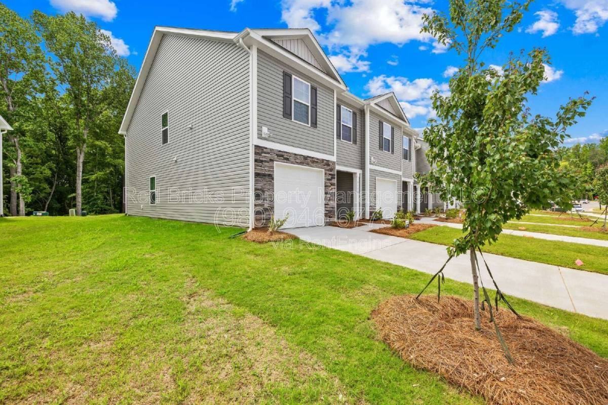 5150 Hyrule Dr - Photo 2 of 10