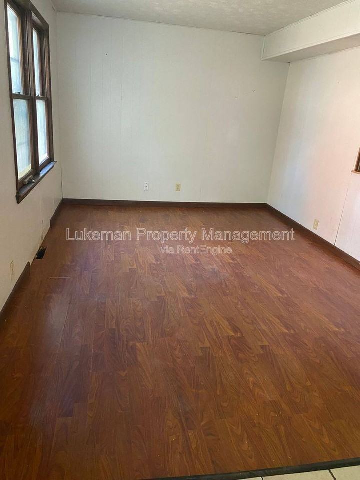 701 W Vine St #3 - Photo 4 of 6