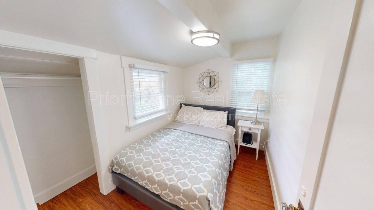 3517 Indiana St - Photo 6 of 10