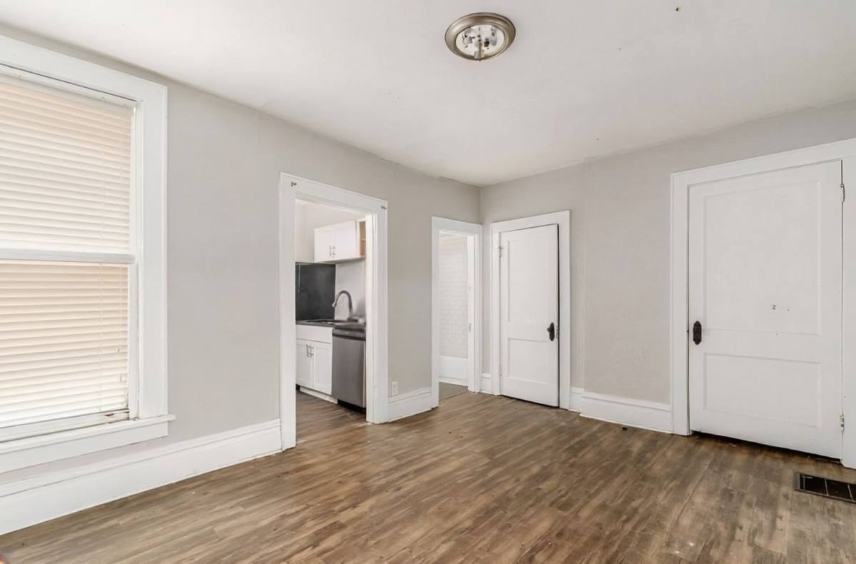 24 E 2nd Ave #2 - Photo 4 of 10