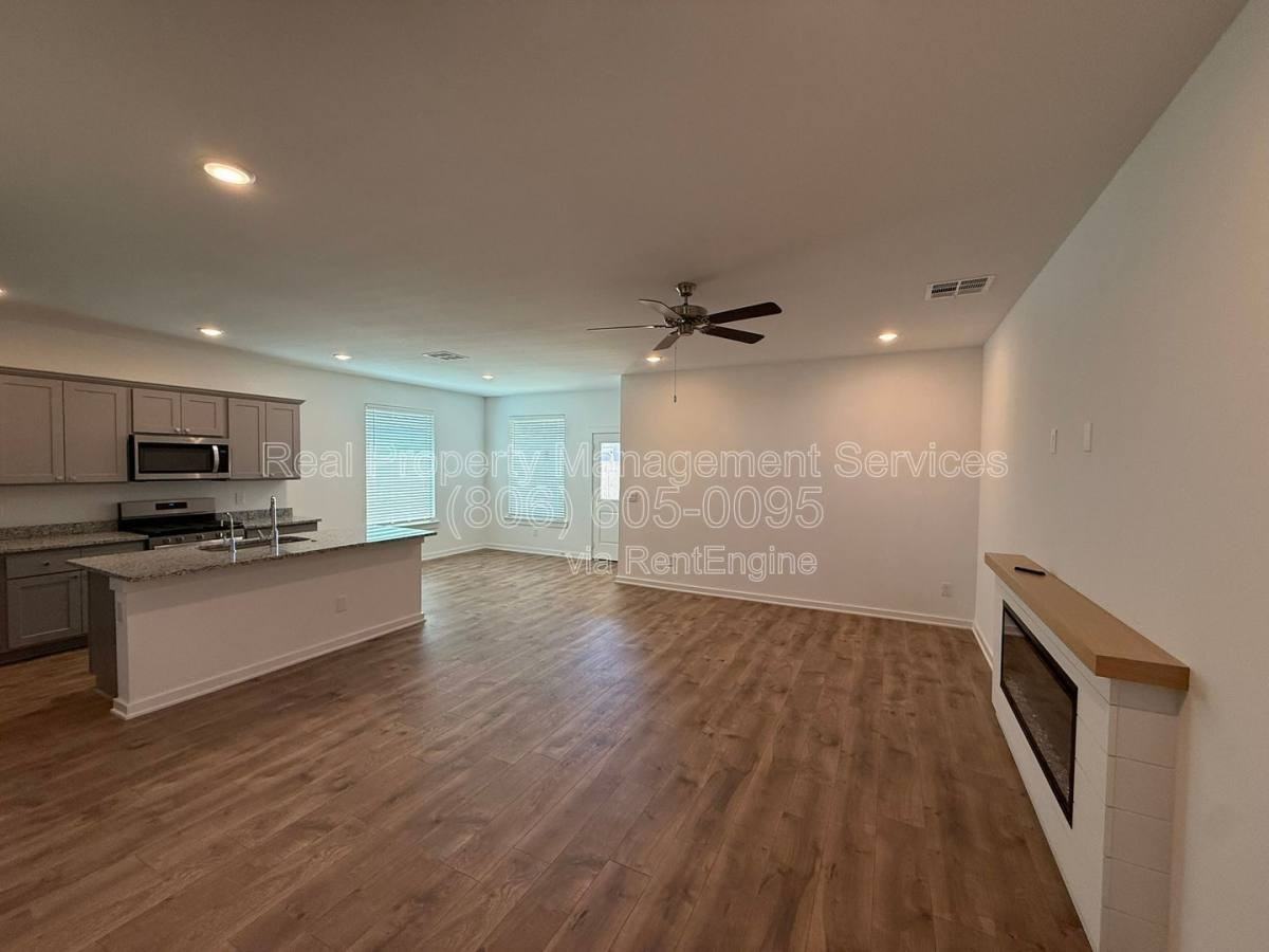 2217 150th Pl - Photo 2 of 10
