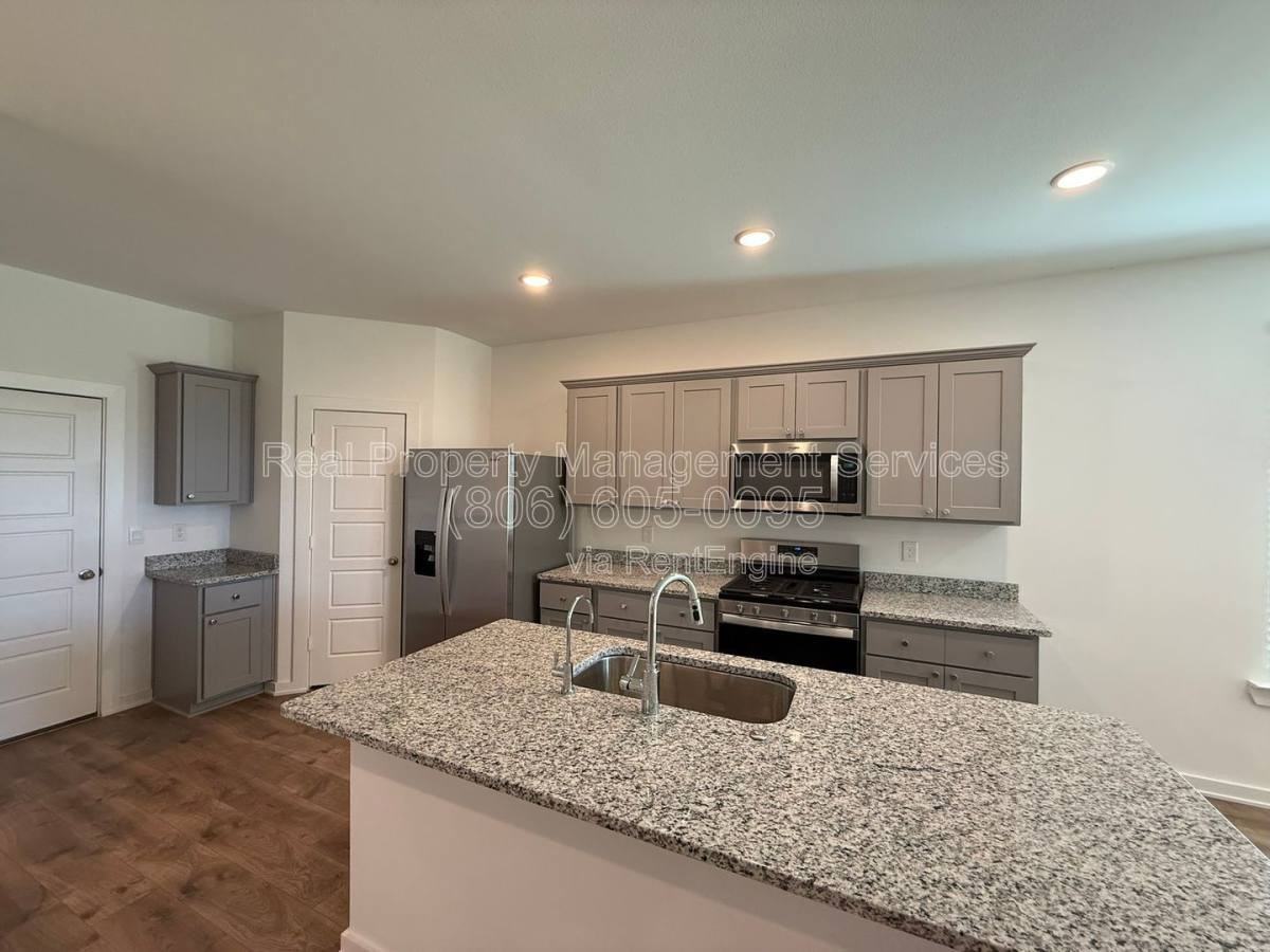 2217 150th Pl - Photo 3 of 10