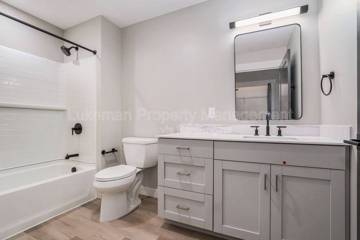 815 N Pitcher St #8 - Photo 4 of 10