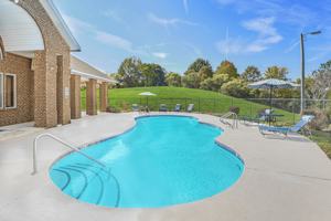 featured image of 1701 Oakcrest Dr