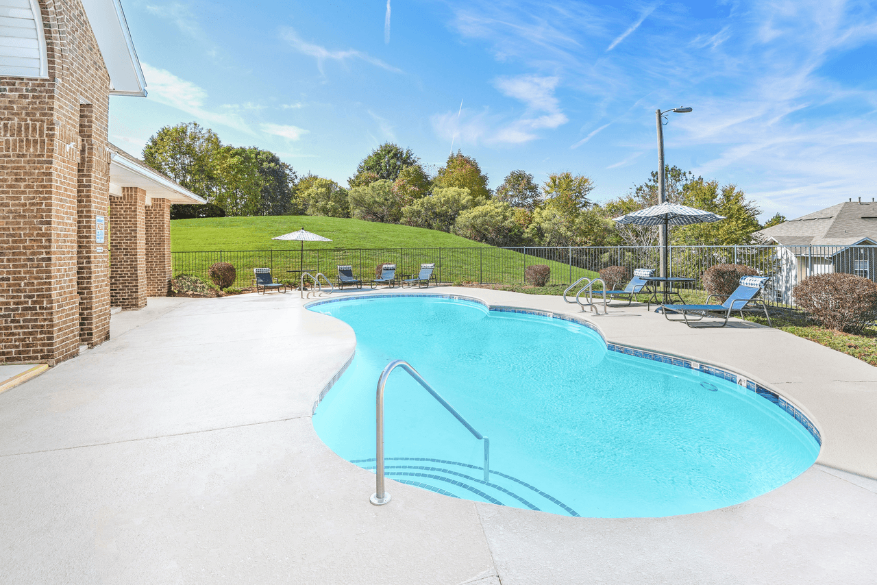 Oak Crest Apartments - Photo 2 of 32