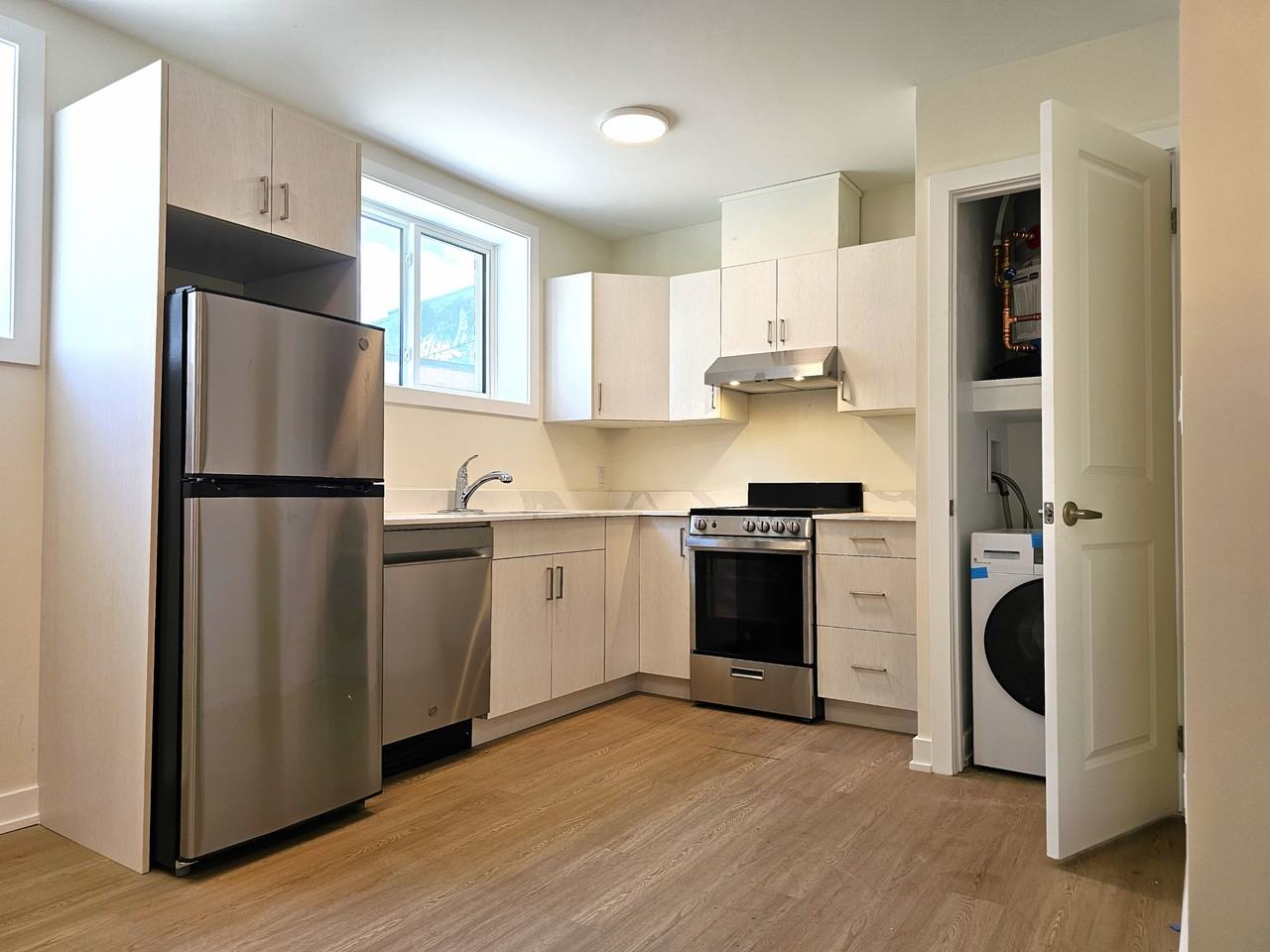 140 Church St - Photo 2 of 10