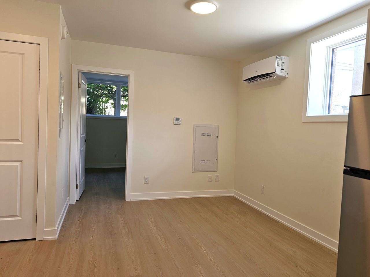 140 Church St - Photo 3 of 10