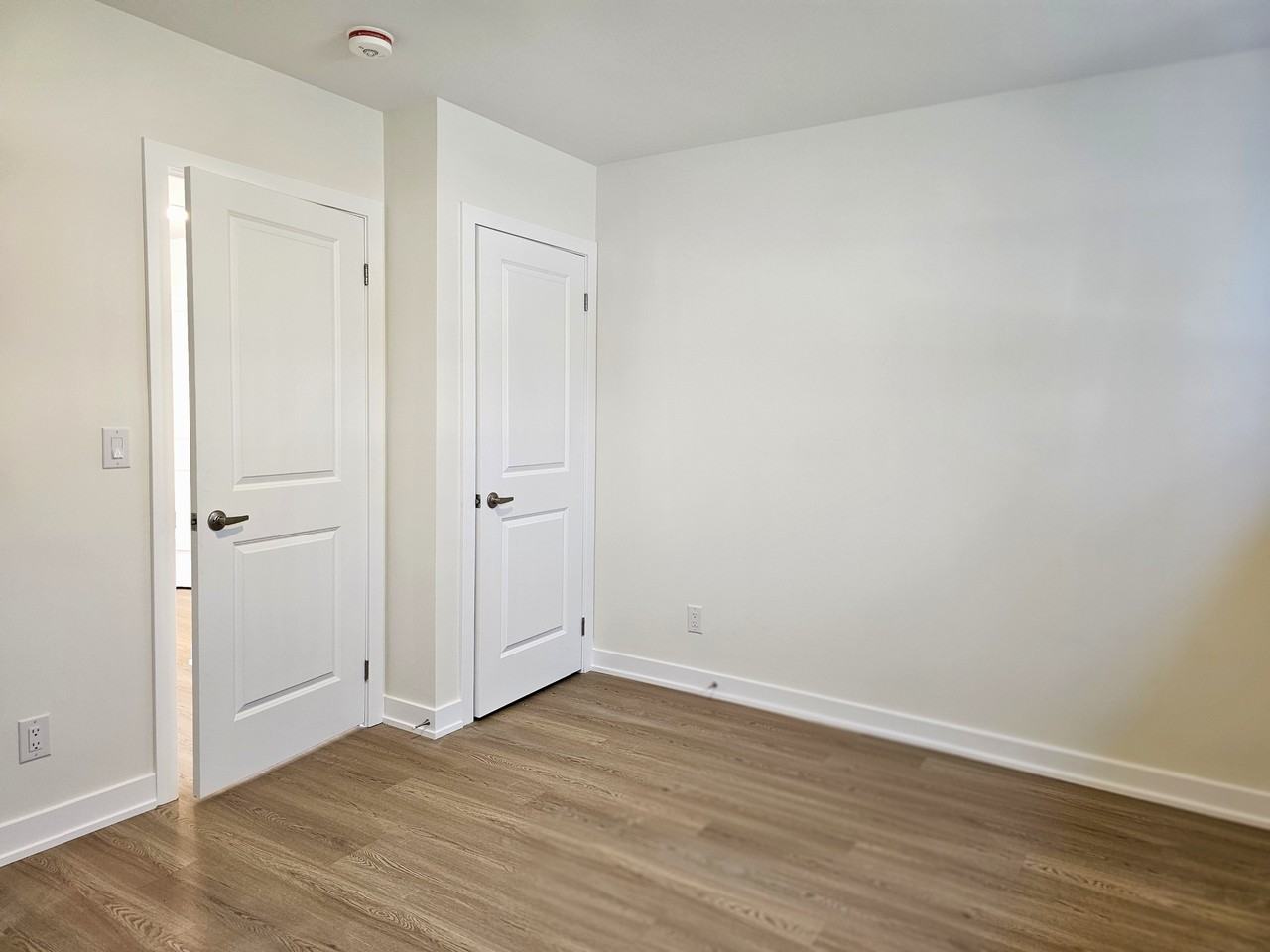 140 Church St - Photo 6 of 10