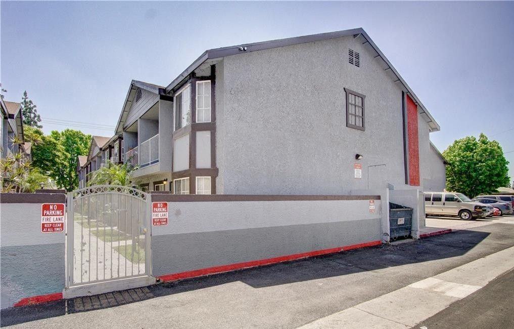 7947 Garfield Ave ##F - Photo 4 of 17