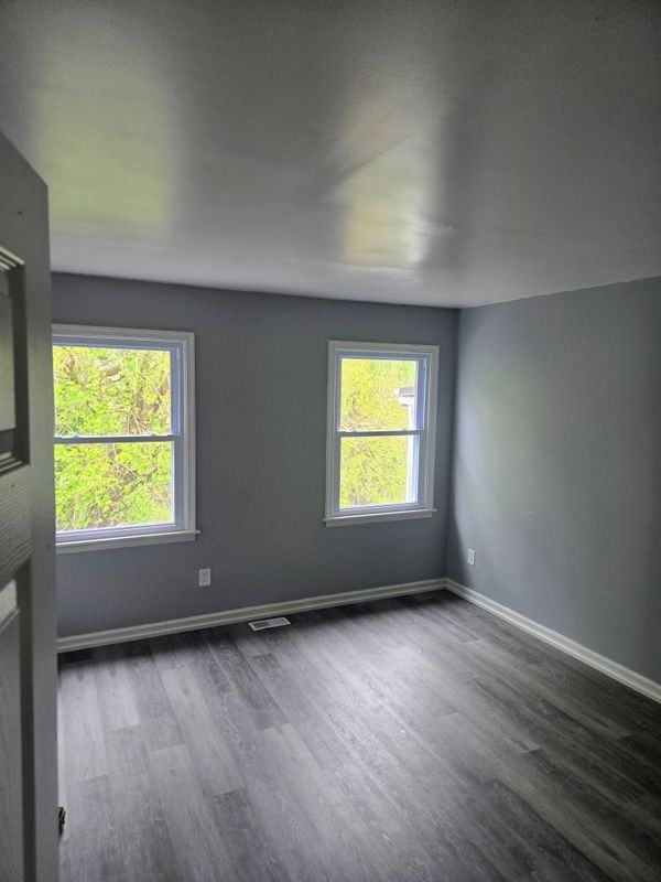 868 Coates St - Photo 3 of 4