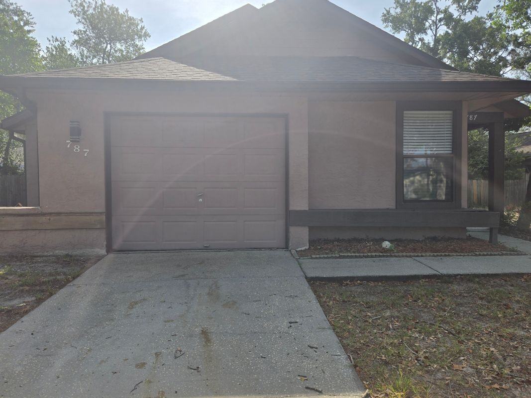 787 Arthurs Ct - Photo 2 of 7
