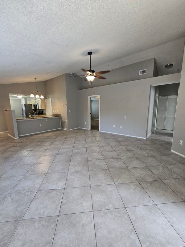 787 Arthurs Ct - Photo 5 of 7
