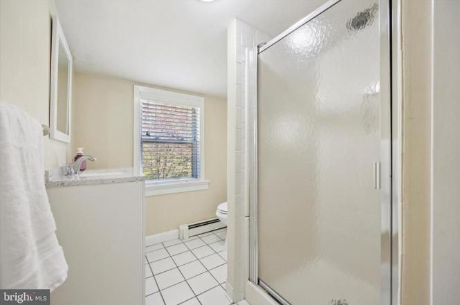 205 N Pullman Dr - Photo 4 of 15