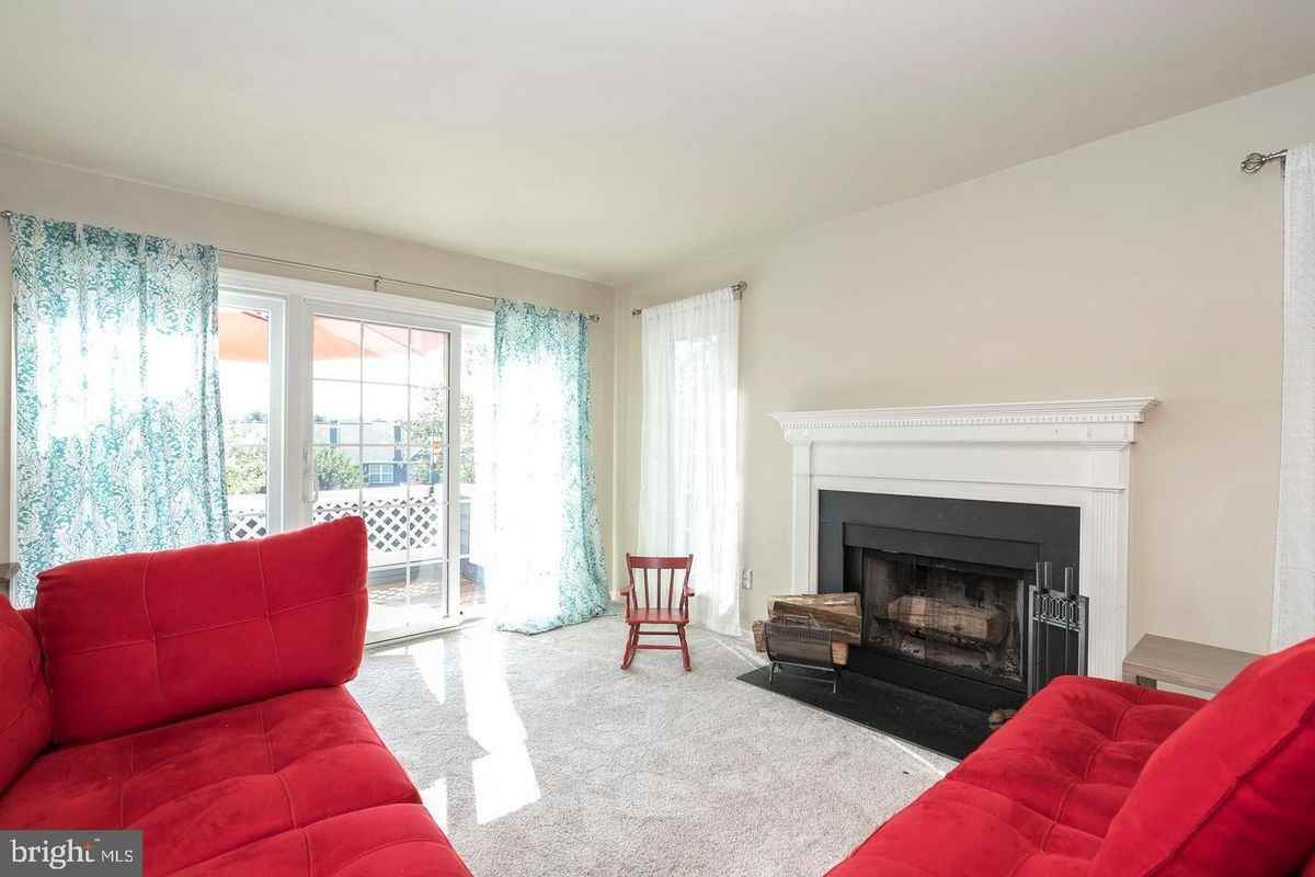 311 Whistling Swan Ln - Photo 3 of 3