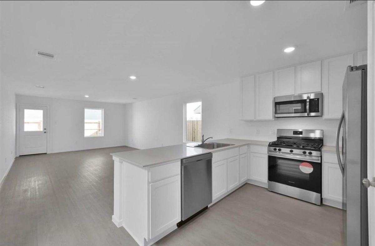 18243 Via Aurelia Dr - Photo 2 of 4
