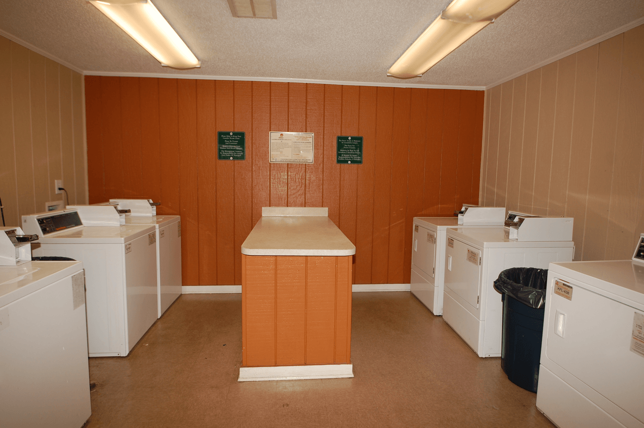 Parkview Apartments - Photo 6 of 8