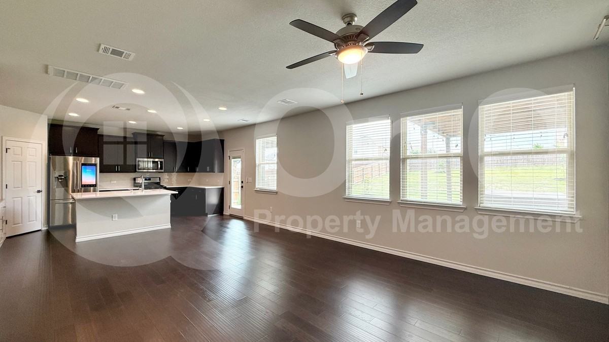 11809 Selkirk Dr - Photo 6 of 26