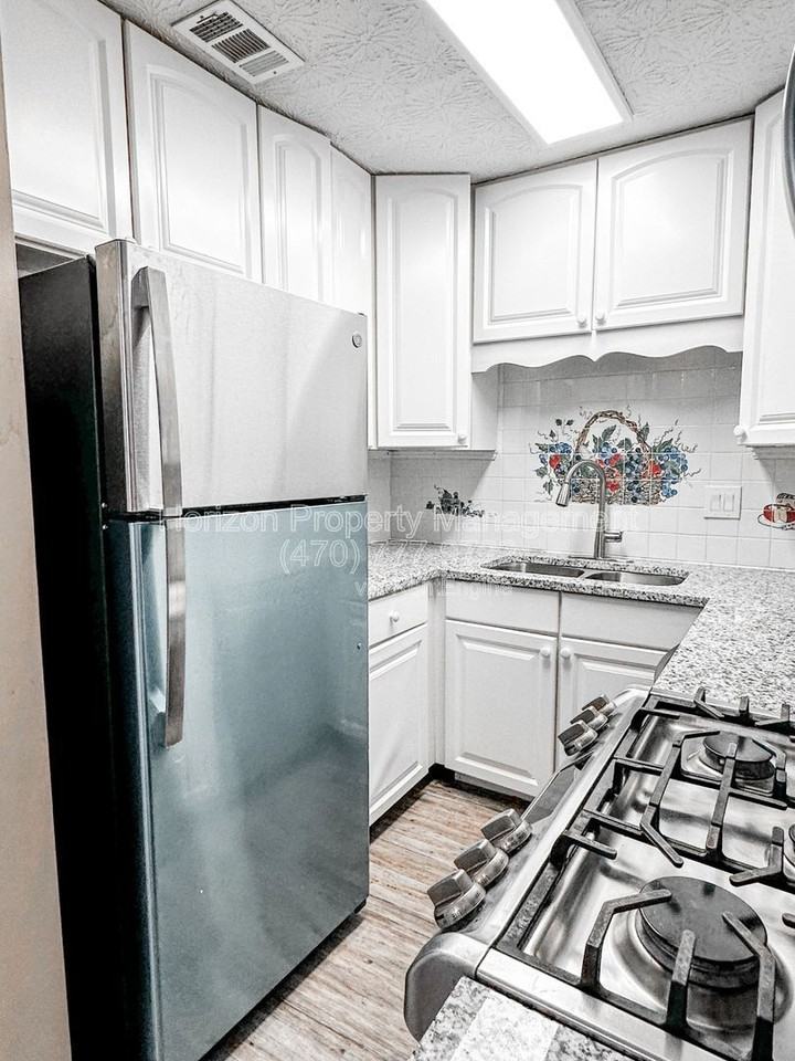 233 Goshen Ln - Photo 6 of 22