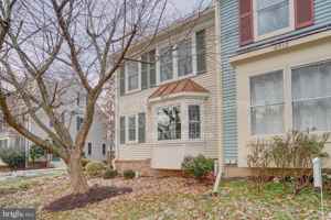 featured image of 8512 Laurel Oak Dr