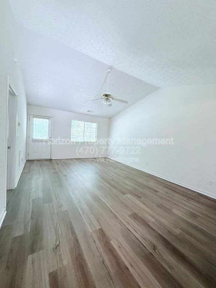 3987 Hidden Hollow Dr - Photo 3 of 17