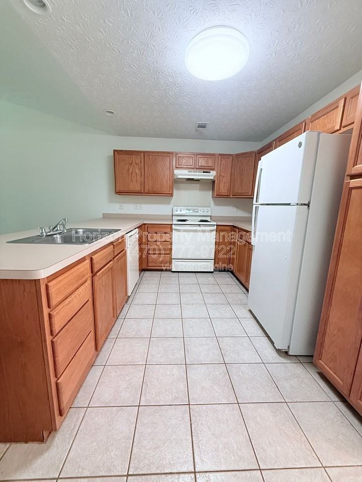 3987 Hidden Hollow Dr - Photo 4 of 17