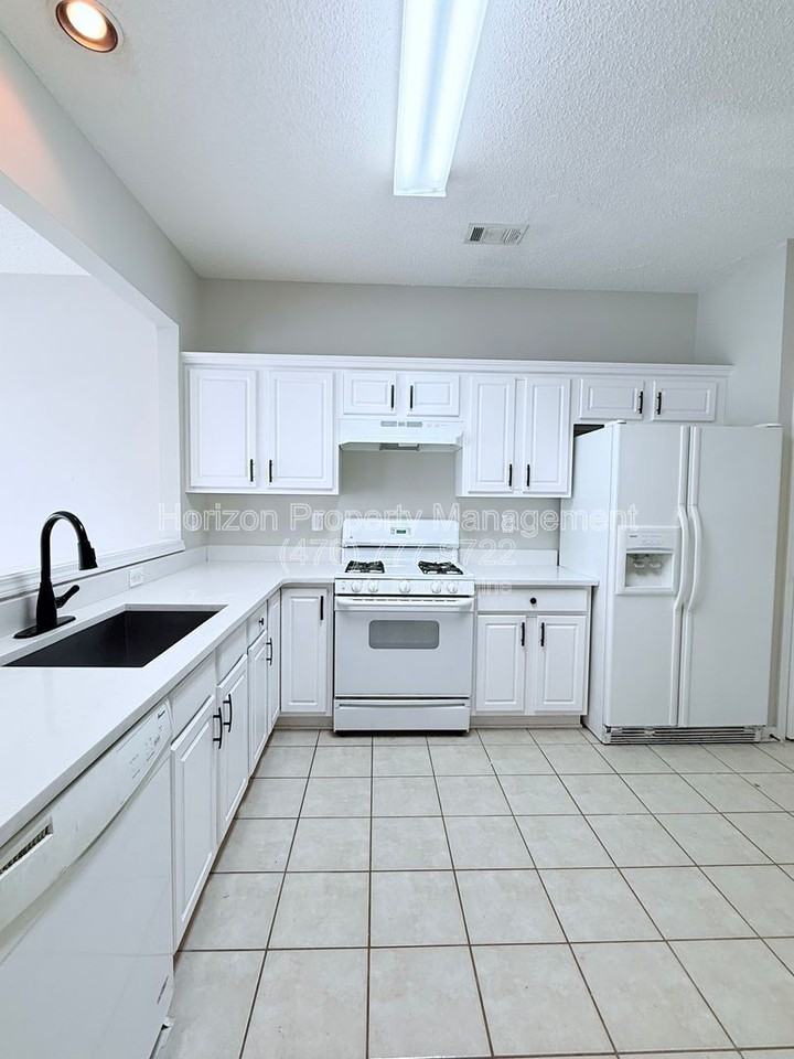 2425 Elkhorn Ter #30 - Photo 6 of 19