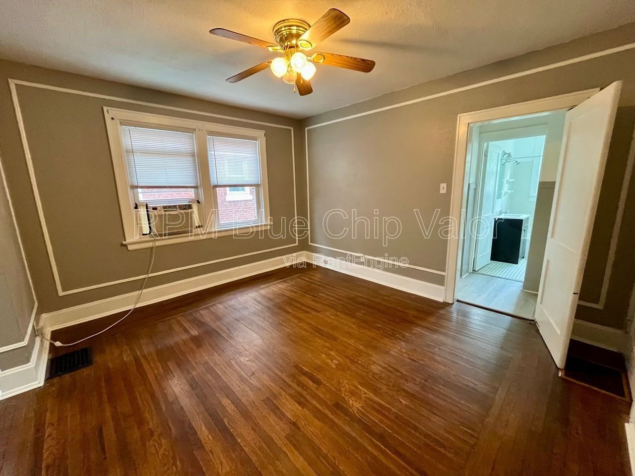 2119 Cathedral Ave #1 - Photo 3 of 10