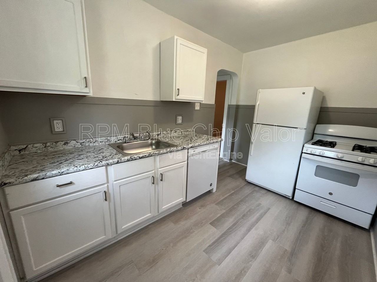 2119 Cathedral Ave #1 - Photo 4 of 10