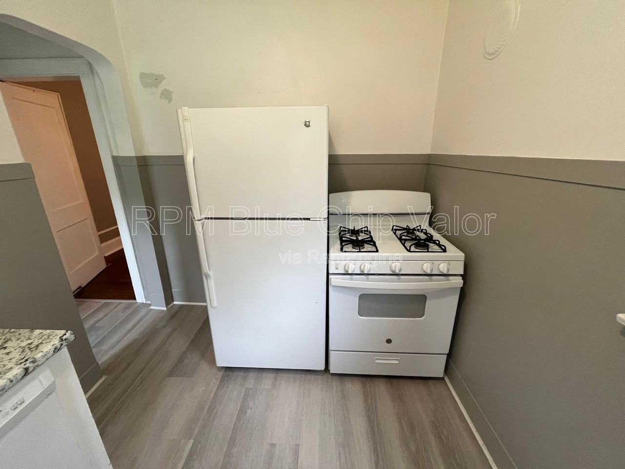 2119 Cathedral Ave #1 - Photo 7 of 10