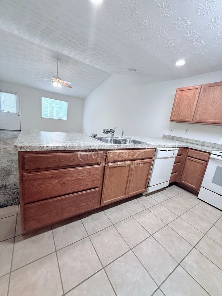 4019 Hidden Hollow Dr - Photo 4 of 21