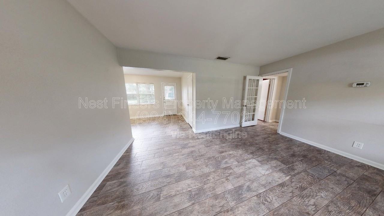 1365 Seminole Rd - Photo 4 of 19