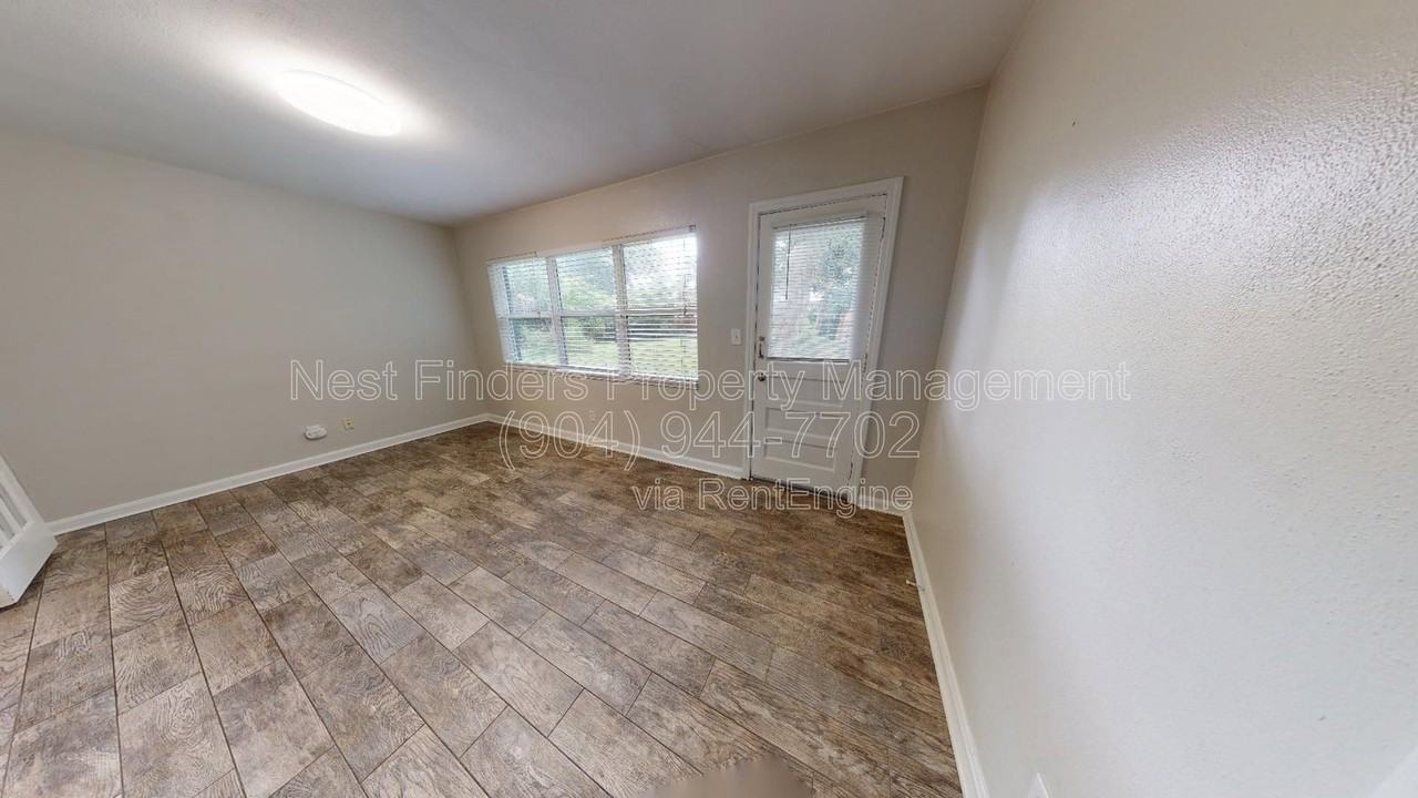 1365 Seminole Rd - Photo 5 of 19