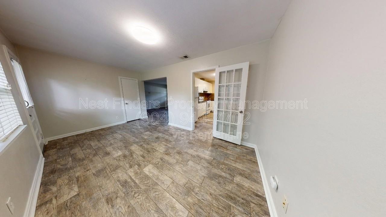 1365 Seminole Rd - Photo 6 of 19