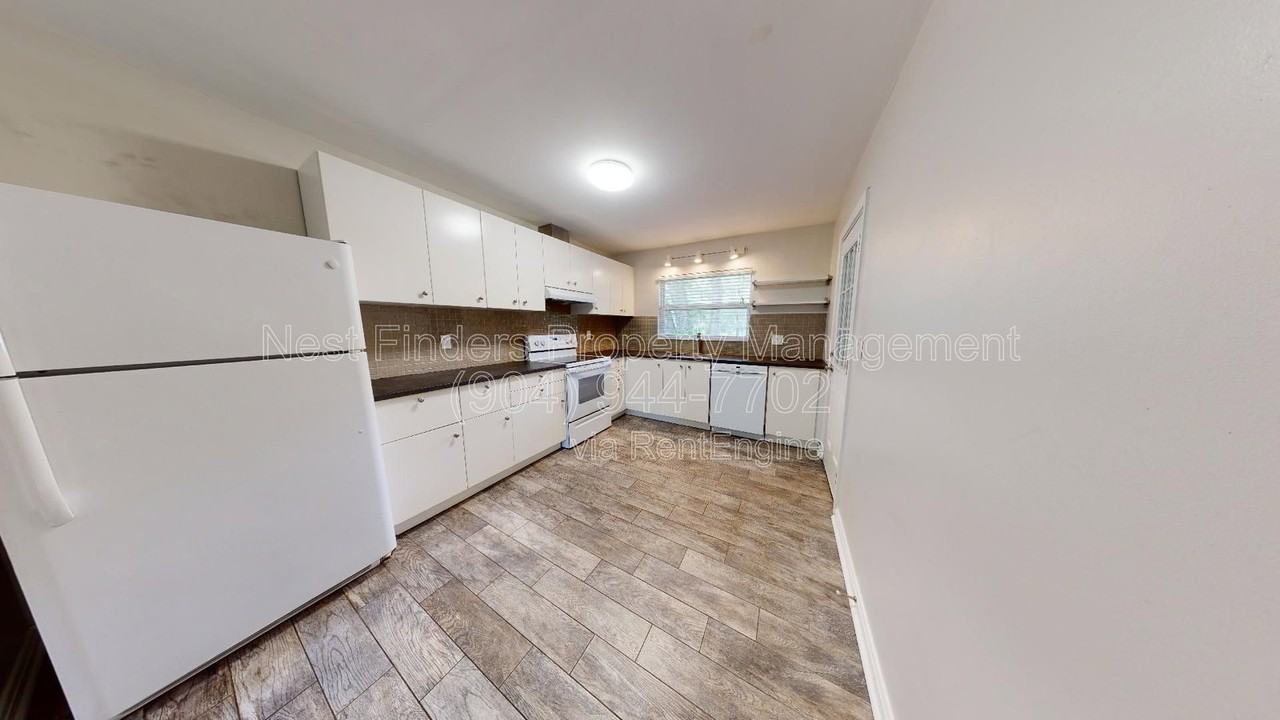 1365 Seminole Rd - Photo 7 of 19