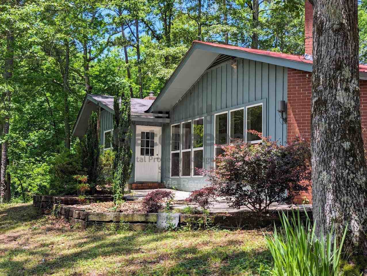 1096 Boone Rd - Photo 2 of 24