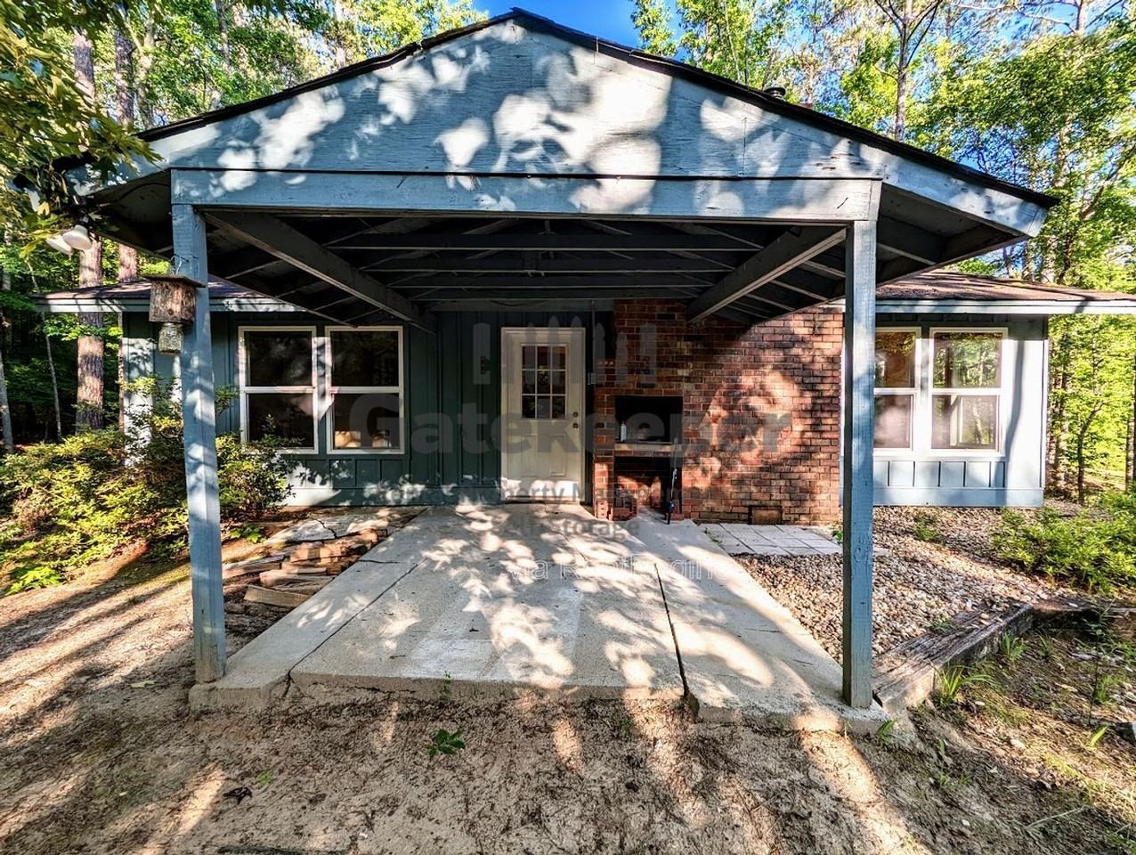 1096 Boone Rd - Photo 3 of 24