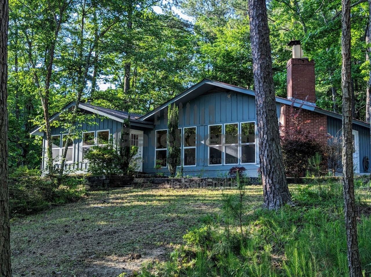1096 Boone Rd - Photo 4 of 24