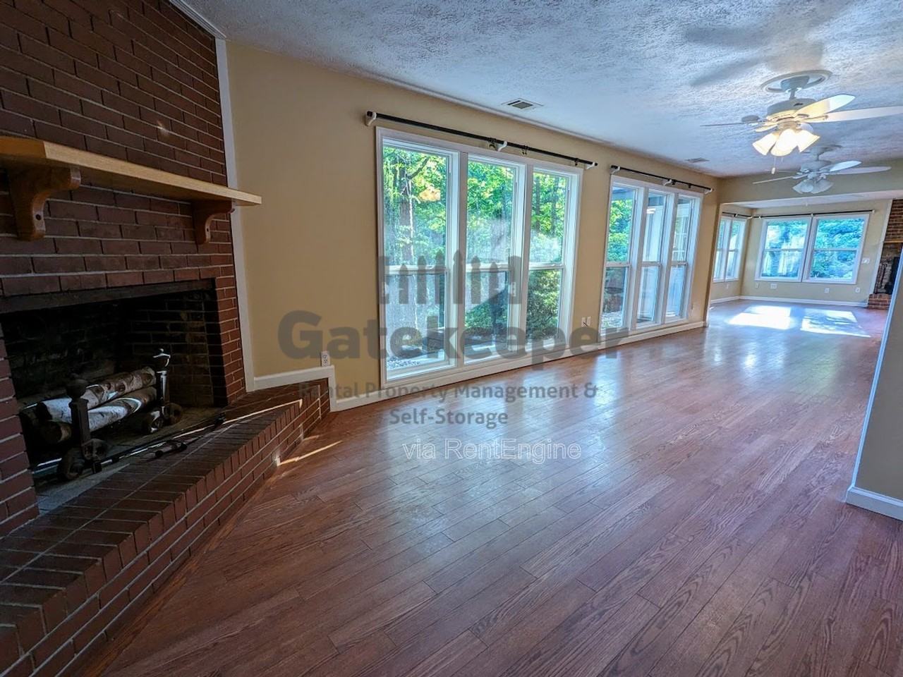 1096 Boone Rd - Photo 6 of 24