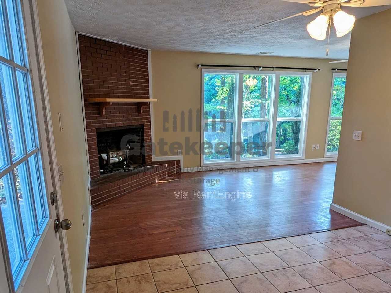1096 Boone Rd - Photo 7 of 24